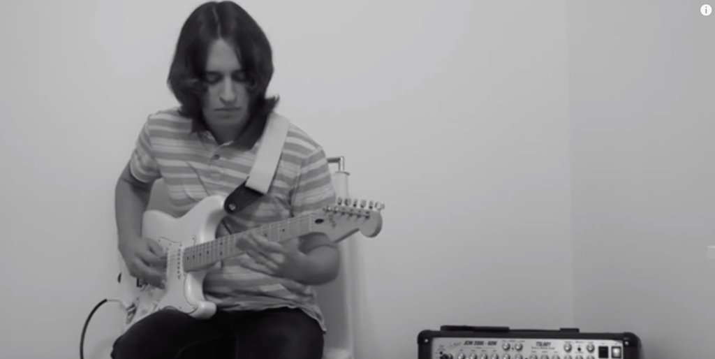 Преподаватель гитары Артем Кунев